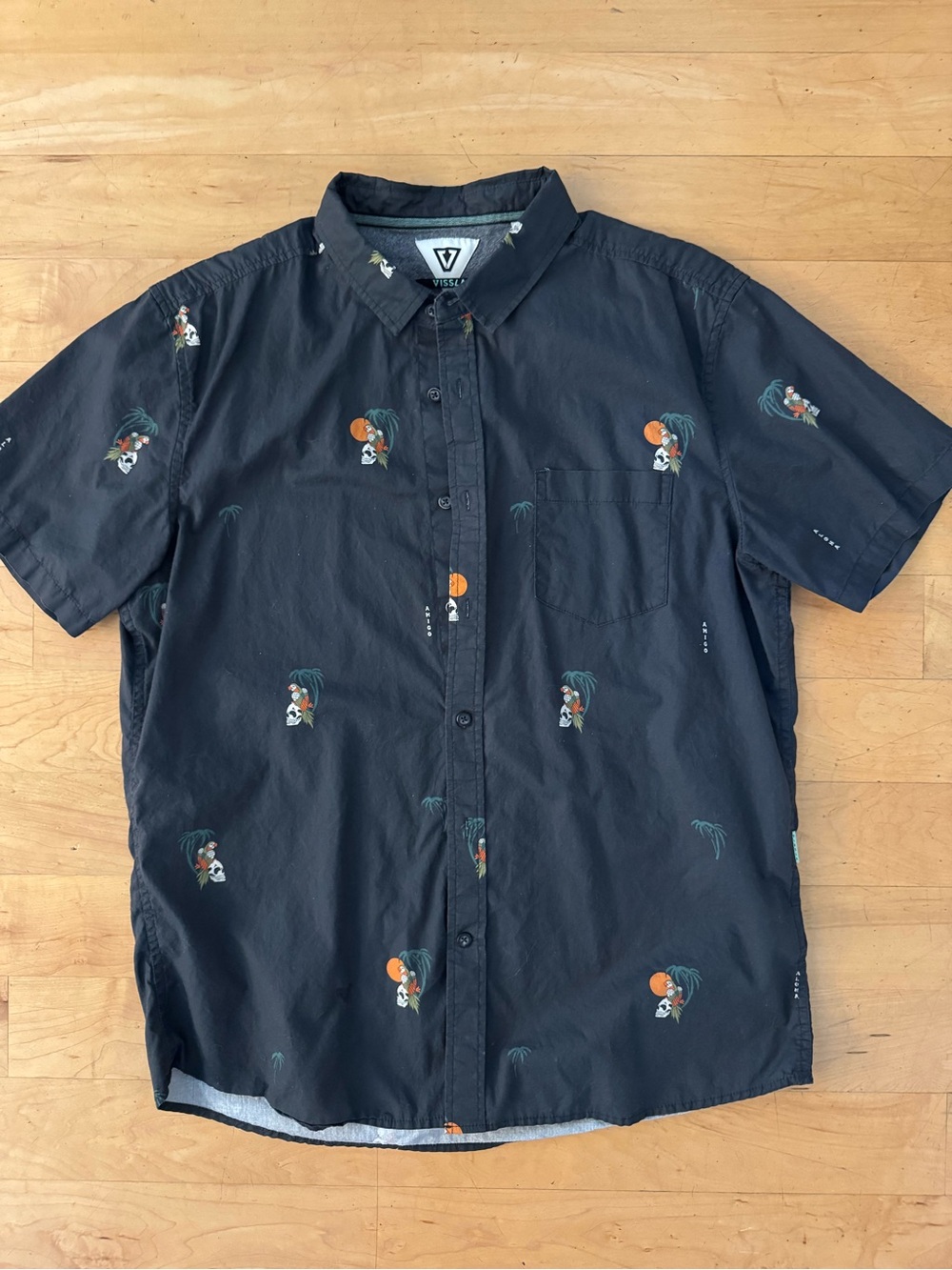 VISSLA Navy Short-Sleeve Button-Down Shirt with Tropical Motif